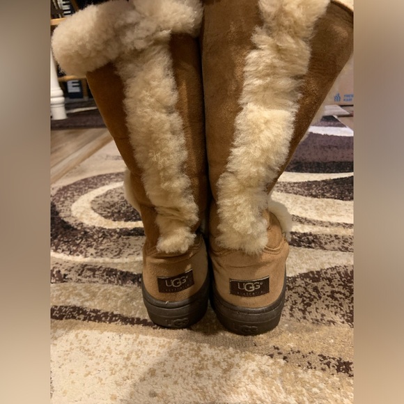 UGG Starburst boots - Picture 1 of 5
